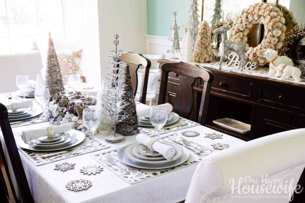 dining table and buffet for christmas dining room decor