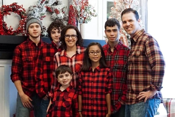 The whole family posing for the Christmas card photo