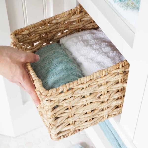 10 Daily Bathroom Cleaning Habits - One Happy Housewife