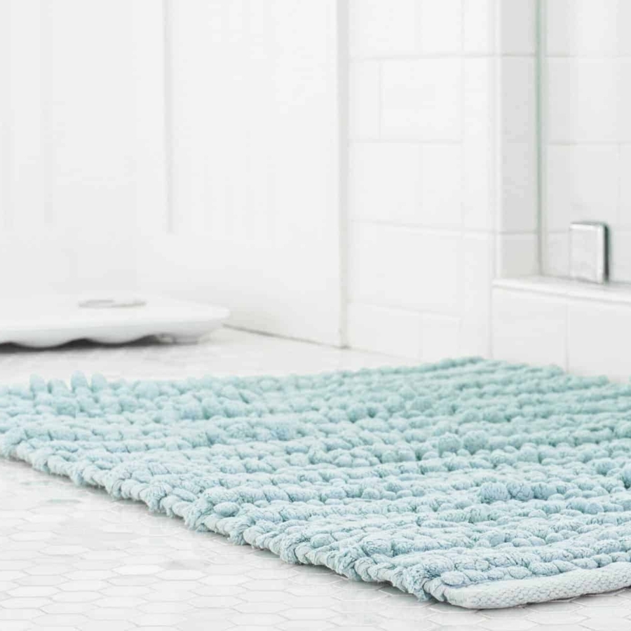 Clean bathroom mats