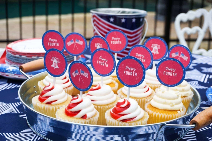 4th of July cupcake toppers in free printables pack.