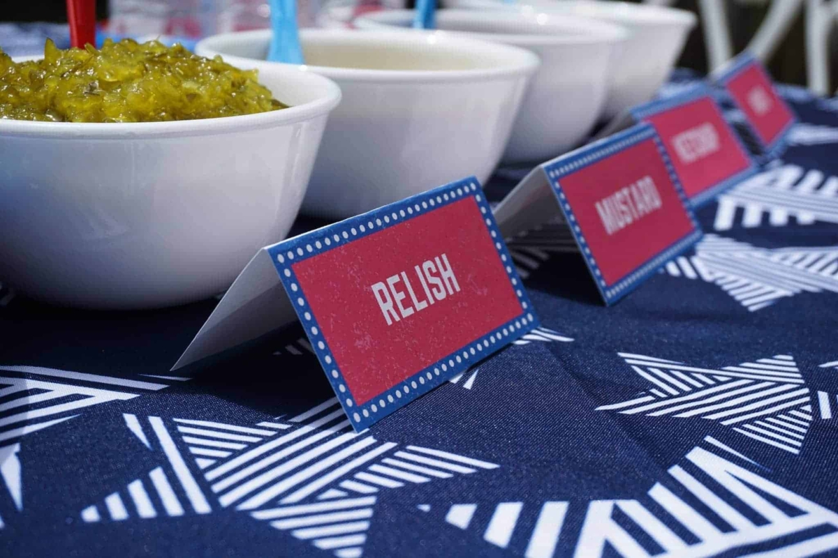 Free printables pack with 4th of July food labels.