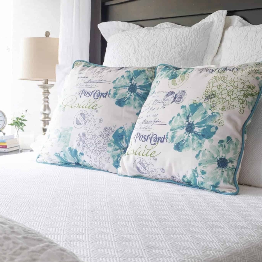 Want the flexibility of being able swap out your bedroom color scheme at any time without the expense of purchasing a new bed set? You need white bedding then. It makes a perfect backdrop for whatever color scheme you want to add with throw blankets and pillows.