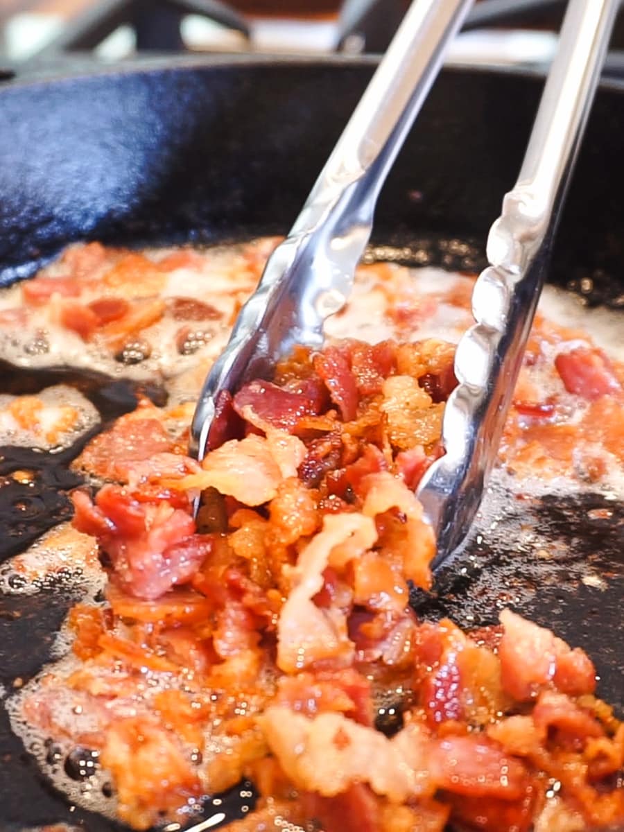 Cooking bacon in the skillet