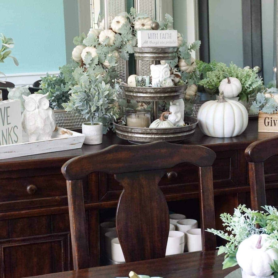 Ideas for decorating a fall dining room table.