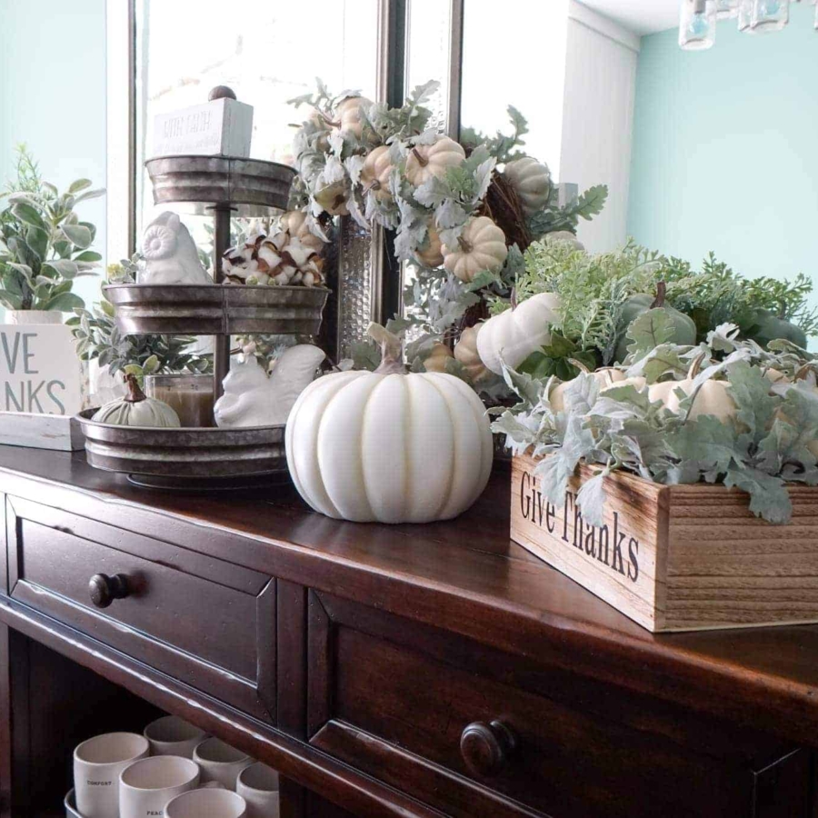 Fall dining room table decorations.