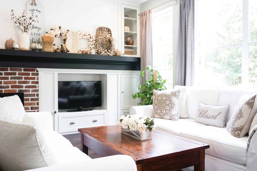 Fall living room decor ideas.