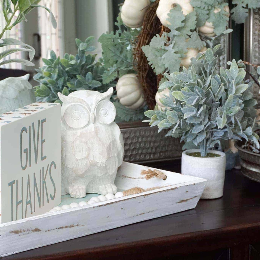 Simple fall decorating ideas.