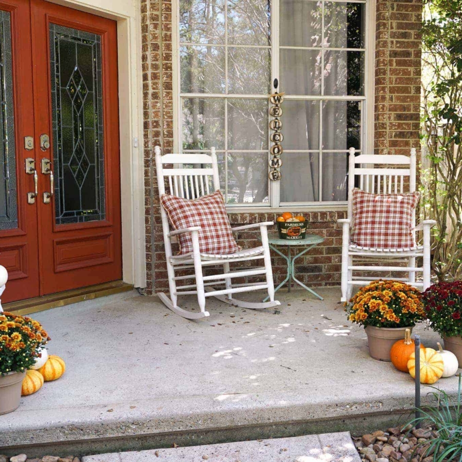 Some ideas for cheap fall decorations for outside.