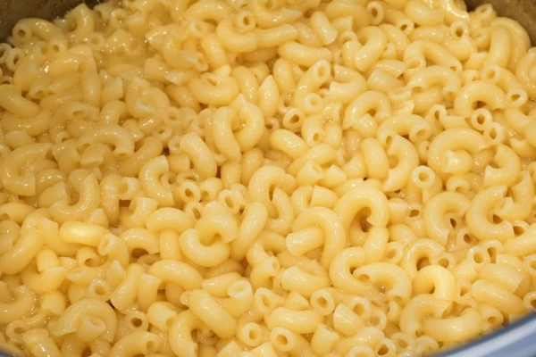 It's quick and easy to make macaroni and cheese in a pressure cooker.