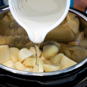 Making mashed potatoes in the Instant Pot is so simple.