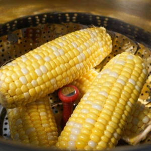 Best way to steam corn on the cob in the Instant Pot pressure cooker.