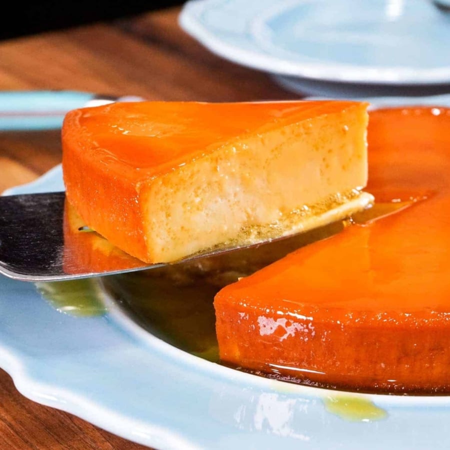 https://www.onehappyhousewife.com/wp-content/uploads/2018/01/instant-pot-flan-6-900x900.jpg