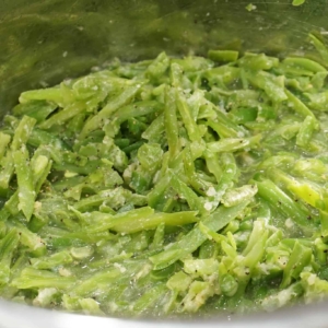 The Instant Pot filled with green beans