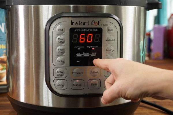 setting the pork shoulder pressure cooker time on the instant pot