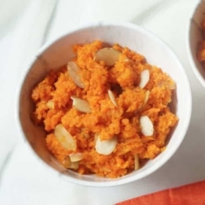 overhead shot of carrot halwa in a bowl