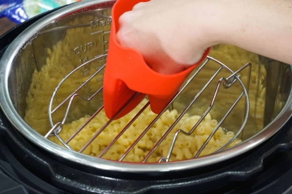 use mini mitts to remove the trivet