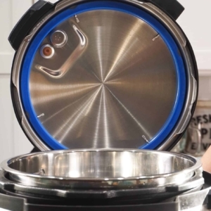 showing the liner inside the instant pot lid