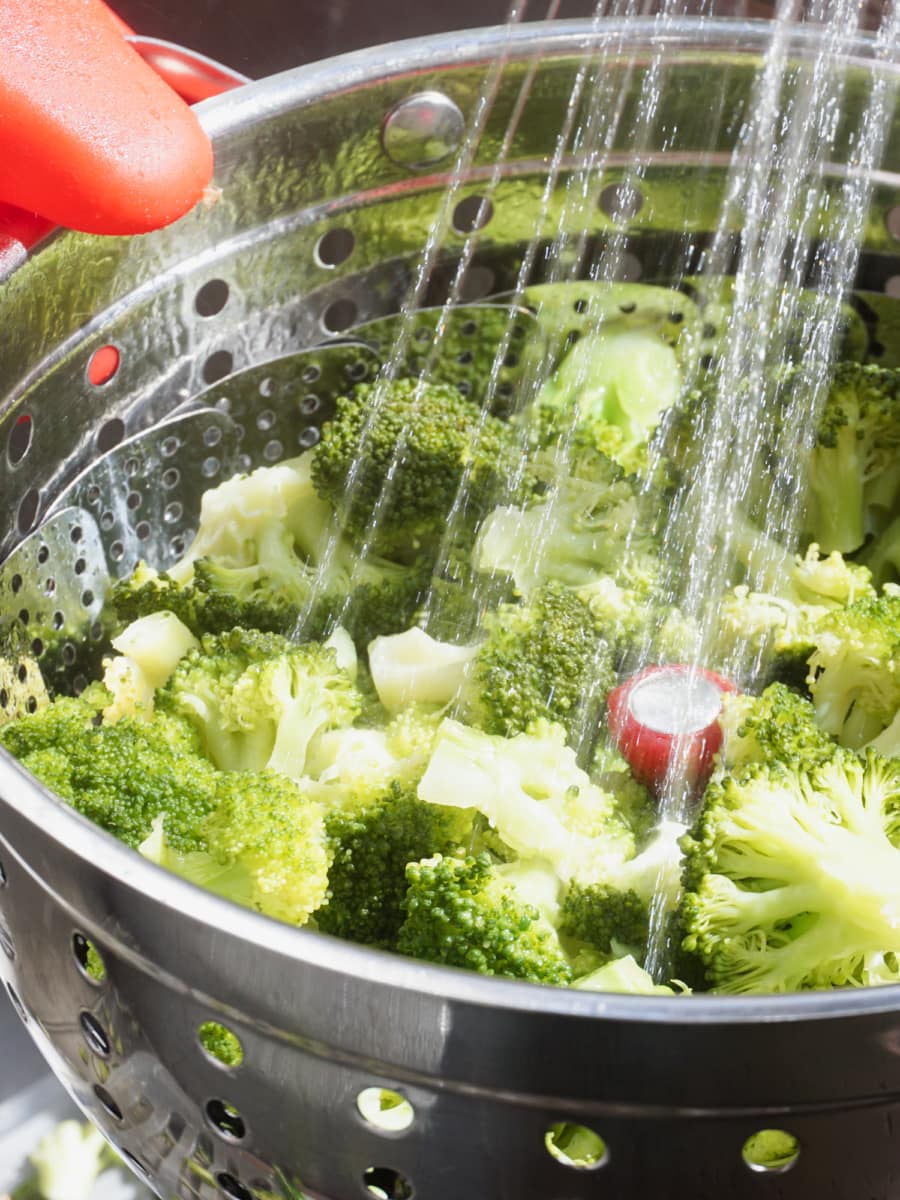 rinsing broccoli