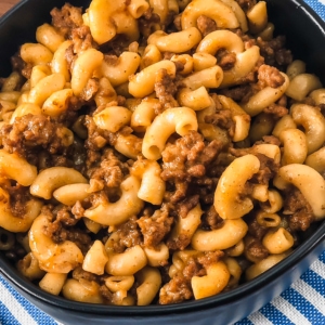 cheeseburger mac in a large bowl