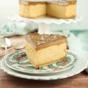 a plate with dulce de leche cheesecake