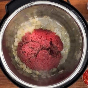 ground beef cooking in the instant pot