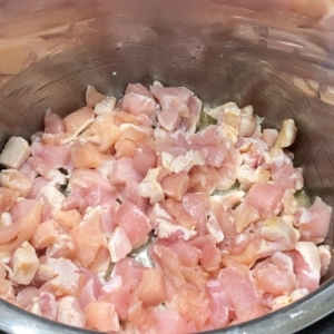 how to cook cubed chicken in an electric pressure cooker