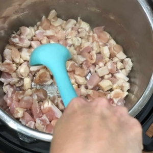 how long to cook cubed chicken