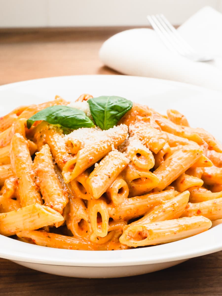 creamy sun dried tomato pasta in a dish