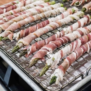 asparagus wrapped in bacon