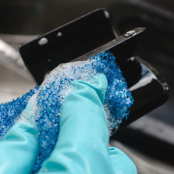 rubber gloves for washing dishes