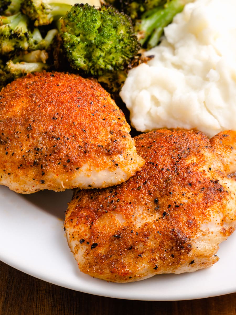 simple oven roasted chicken thighs