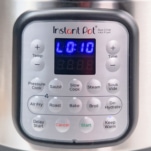 ten minute natural pressure release displaying on the instant pot after cooking jasmine rice