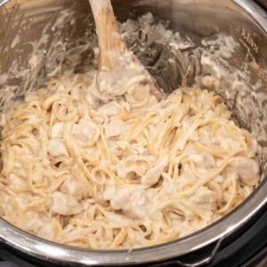 linguine alfredo with chicken in the pressure cooker