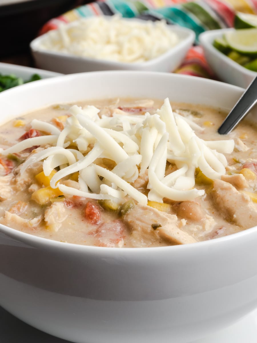 instant pot white chicken chili made with cream cheese