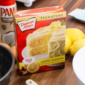 lemon supreme box cake mix from duncan hines