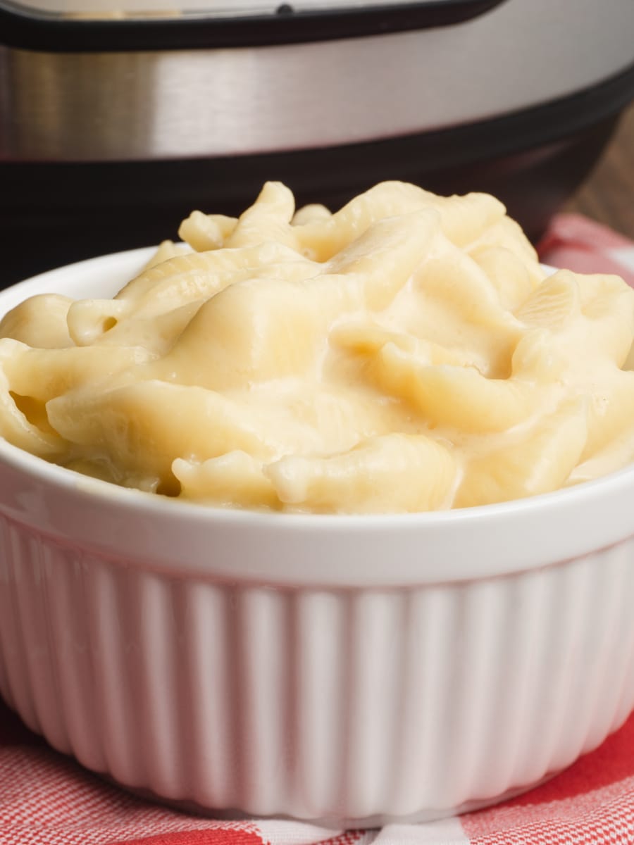 bowl of instant pot white cheddar mac and cheese