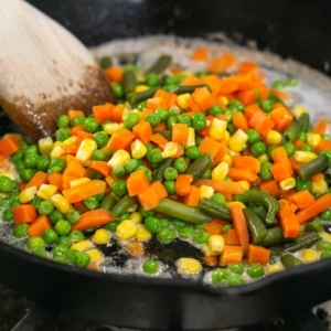 cooking frozen vegetables for a vegetable fried rice recipe