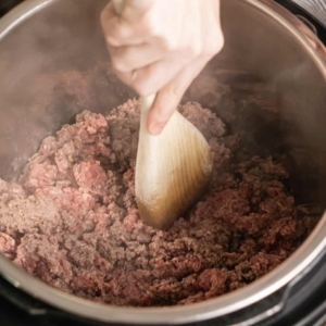 cooking ground beef in the instant pot using the saute function