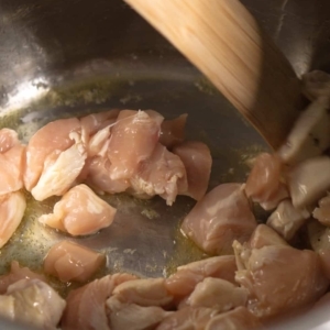 sauteing tuscan chicken for pasta