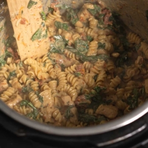 tuscan chicken pasta made in the instant pot