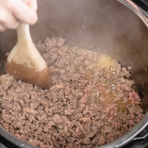 cooking a mixture of ground beef and ground sausage in the instant pot pressure cooker