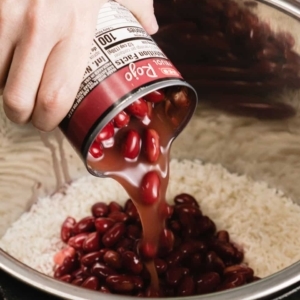 adding a can of red kidney beans to the instant pot