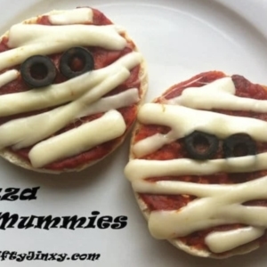 halloween mummy pizzas