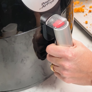 closing the air fryer