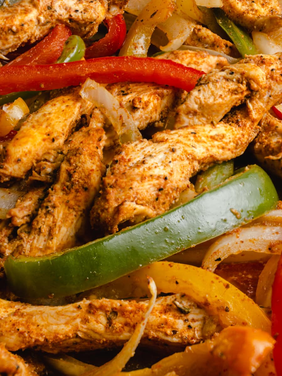 sheet pan chicken fajitas close up on a tray